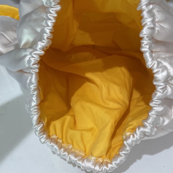 Baby chick hatching from an egg Halloween Costume Mullins Square infant - 25lbs - Picture 7 of 11